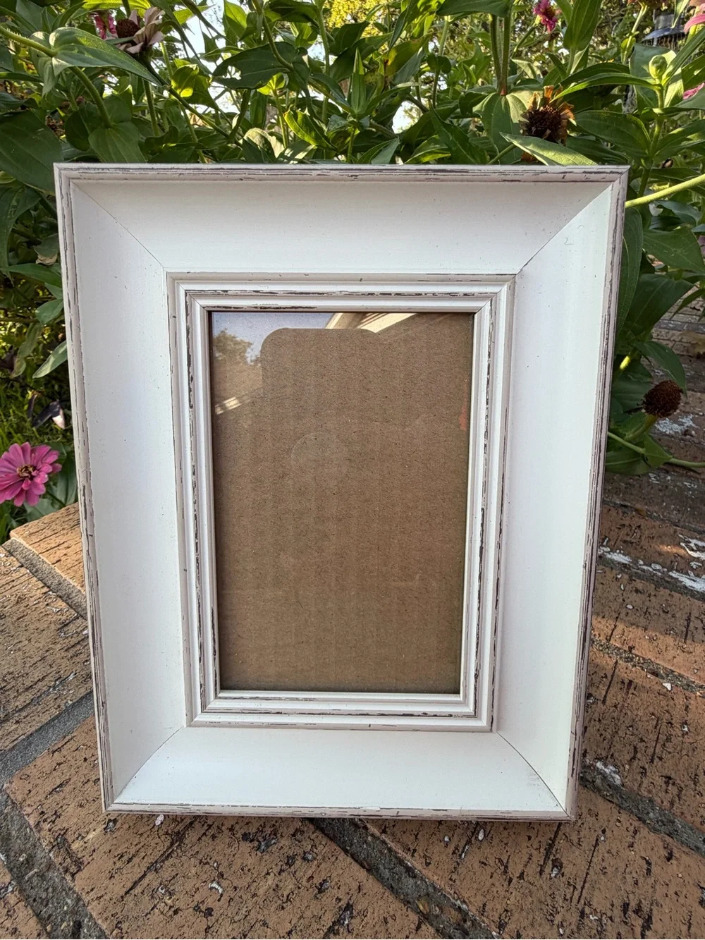 White Distressed Shabby Chic Wood Picture 6x4”Frame - Hanging or Standing